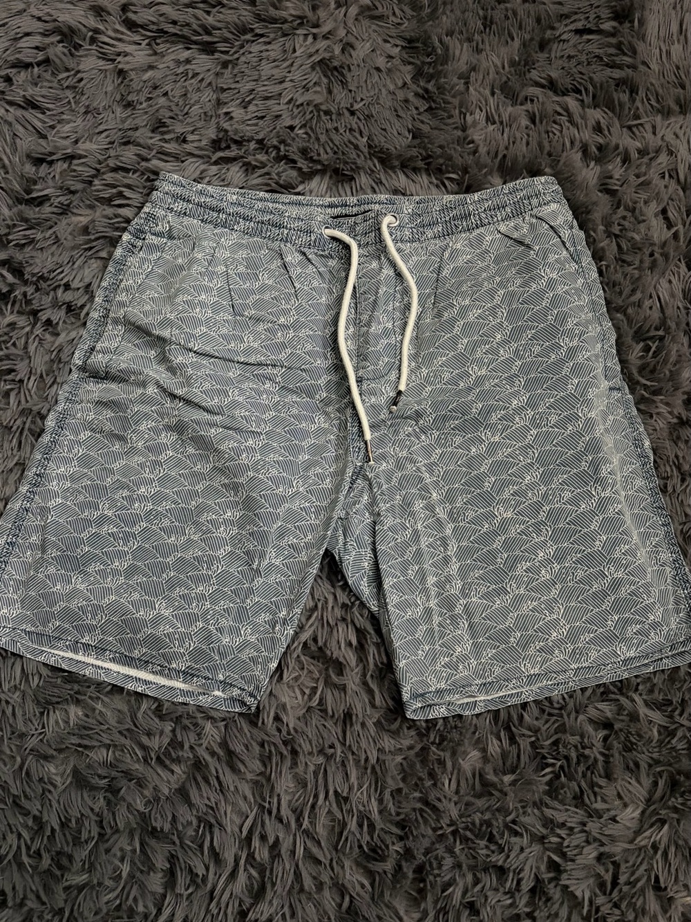 Men’s Cotton On White and blue Beach Shorts no net size small